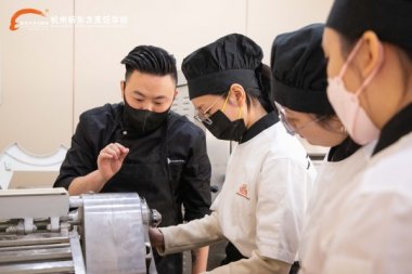 �����|����W(xu��)У&Master Baker Academy�ЌW(xu��)�������(d��ng)�A�M�Y(ji��)��