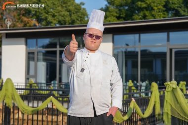 �ں����|�������W(xu��)���Ĳ��H����ˇ�����Ǵ��_(k��i)�Լ�����